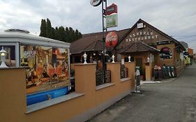 Feherlo Vendeghaz & Restaurant